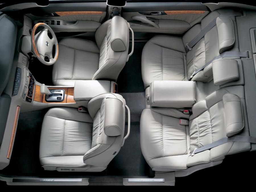  Nissan Cedric 1999 года  (фото 2 из 11)